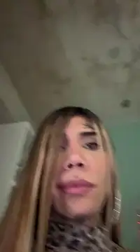 caroline cossei online show from March 10, 2025, 5:43 am