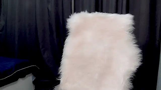 Snapshot of QueenOfUrKink chatting on January 18, 2025, 12:35 am QueenOfUrKink online show from January 18, 2025, 12:35 am