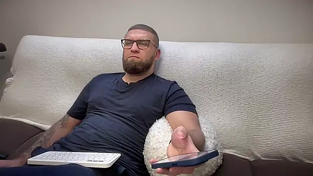 Snapshot of Bear_bear_ chatting on December 23, 2024, 11:04 am Bear bear online show from December 23, 2024, 11:04 am