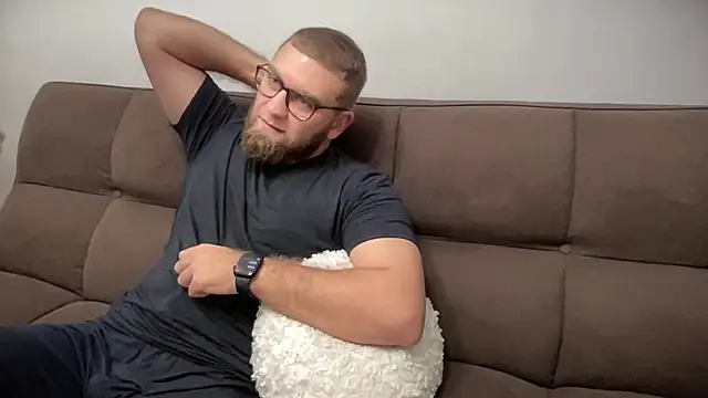 Snapshot of Bear_bear_ chatting on December 26, 2024, 1:54 pm Bear bear online show from December 26, 2024, 1:54 pm