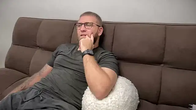 Snapshot of Bear_bear_ chatting on December 28, 2024, 1:28 pm Bear bear online show from December 28, 2024, 1:28 pm