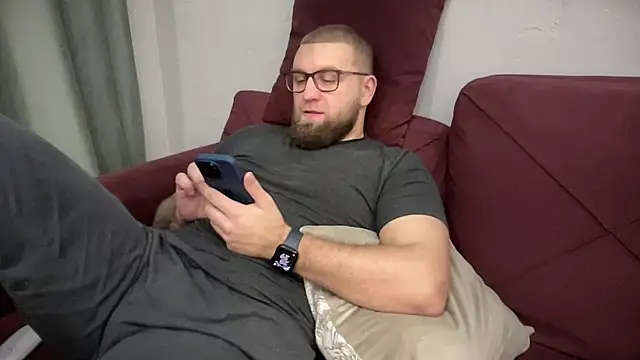 Snapshot of Bear_bear_ chatting on February 6, 2025, 5:30 pm Bear bear online show from February 6, 2025, 5:30 pm