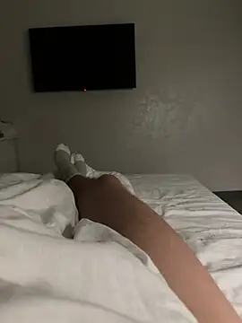 Snapshot of Bear_bear_ chatting on February 11, 2025, 9:35 pm Bear bear online show from February 11, 2025, 9:35 pm