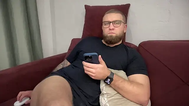 Snapshot of Bear_bear_ chatting on February 12, 2025, 3:38 pm Bear bear online show from February 12, 2025, 3:38 pm