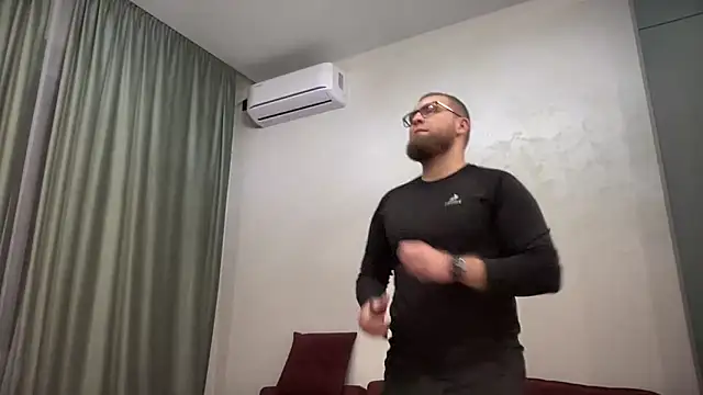 Snapshot of Bear_bear_ chatting on February 13, 2025, 4:28 pm Bear bear online show from February 13, 2025, 4:28 pm