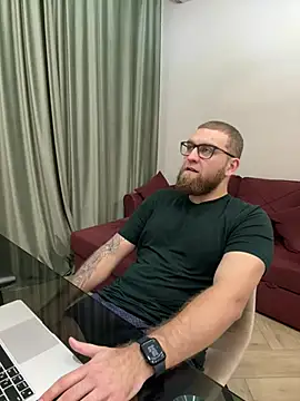 Snapshot of Bear_bear_ chatting on March 6, 2025, 3:35 pm Bear bear online show from March 6, 2025, 3:35 pm