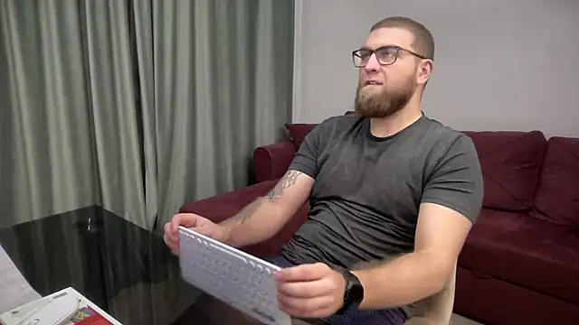 Snapshot of Bear_bear_ chatting on March 10, 2025, 4:35 pm Bear bear online show from March 10, 2025, 4:35 pm