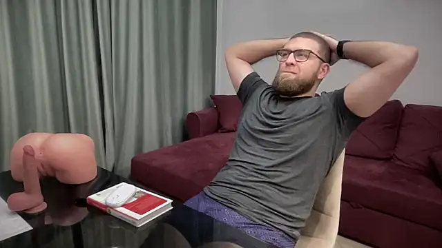 Snapshot of Bear_bear_ chatting on March 10, 2025, 7:40 pm Bear bear online show from March 10, 2025, 7:40 pm