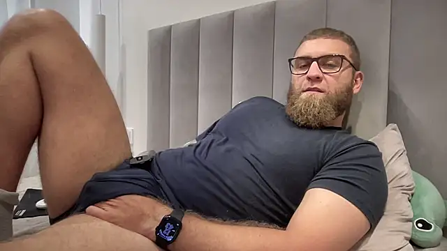 Snapshot of Bear_bear_ chatting on September 9, 2025, 9:42 am Bear bear online show from September 9, 2025, 9:42 am