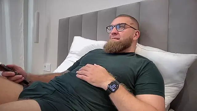 Snapshot of Bear_bear_ chatting on September 30, 2025, 10:20 am Bear bear online show from September 30, 2025, 10:20 am