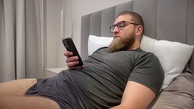 Snapshot of Bear_bear_ chatting on October 22, 2025, 10:04 am Bear bear online show from October 22, 2025, 10:04 am