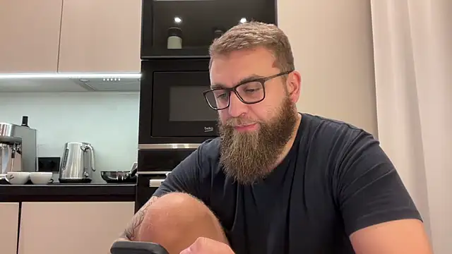 Snapshot of Bear_bear_ chatting on November 24, 2025, 1:11 pm Bear bear online show from November 24, 2025, 1:11 pm