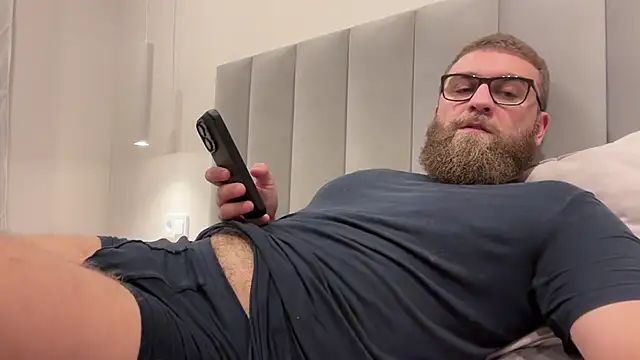 Snapshot of Bear_bear_ chatting on November 26, 2025, 11:33 am Bear bear online show from November 26, 2025, 11:33 am