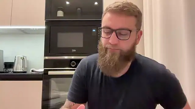 Snapshot of Bear_bear_ chatting on November 28, 2025, 11:24 am Bear bear online show from November 28, 2025, 11:24 am