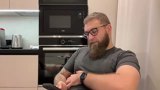 Snapshot of Bear_bear_ chatting on December 18, 2025, 2:01 pm Bear bear online show from December 18, 2025, 2:01 pm