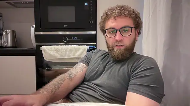 Bear bear  online show from June 30, 2026, 9:54 am