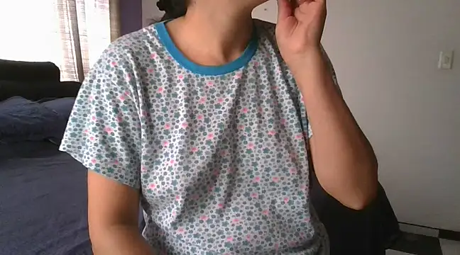 Snapshot of RAYA_1 chatting on February 12, 2025, 4:33 pm RAYA 1 online show from February 12, 2025, 4:33 pm