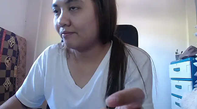 xTheLastVIRGINx online show from December 5, 2024, 5:15 am