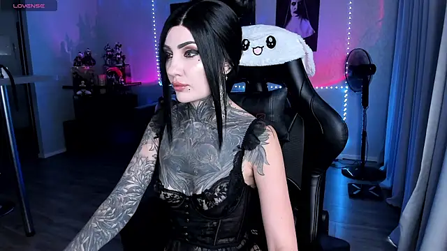 Snapshot of RachelQueen_ chatting on July 17, 2026, 10:11 am RachelQueen online show from July 17, 2026, 10:11 am