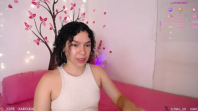 Snapshot of Karolina_1 chatting on May 7, 2026, 1:22 am Karolina 1 online show from May 7, 2026, 1:22 am
