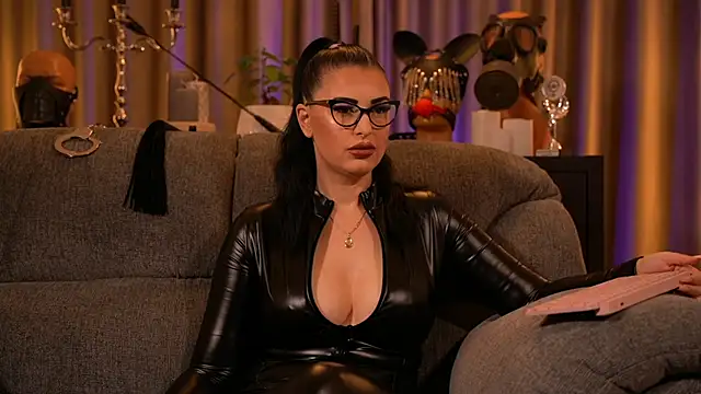 Snapshot of kelly_kent chatting on September 28, 2025, 9:42 pm kelly kent online show from September 28, 2025, 9:42 pm