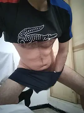 Snapshot of Manuel_Ferrara96 chatting on May 21, 2026, 7:26 am Manuel Ferrara96 online show from May 21, 2026, 7:26 am