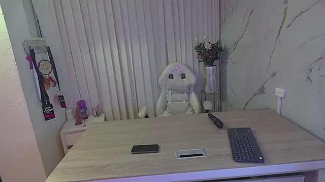 Snapshot of Scarlett_collins02 chatting on February 1, 2025, 7:05 am Scarlett collins02 online show from February 1, 2025, 7:05 am