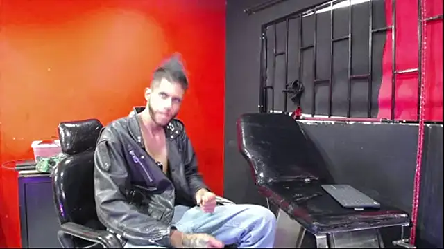 Snapshot of Master_rudeboy chatting on December 14, 2024, 9:35 pm Master rudeboy online show from December 14, 2024, 9:35 pm