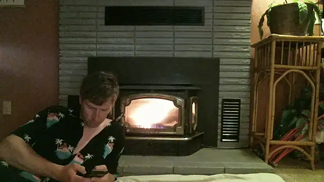 MormonPineapples online show from March 18, 2025, 4:26 am