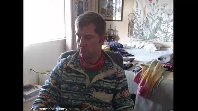 MormonPineapples online show from November 21, 2025, 9:46 pm