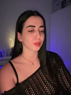 Emylia online show from December 8, 2024, 10:25 pm