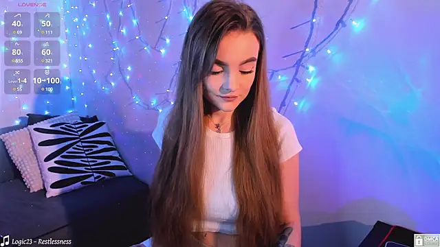 xwiuiwx online show from February 22, 2025, 7:36 pm