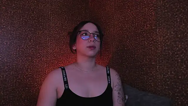 Snapshot of Apartment28 chatting on June 13, 2026, 2:31 am Apartment28 online show from June 13, 2026, 2:31 am