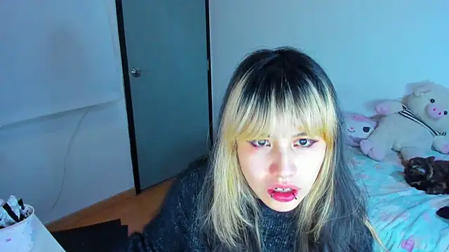 Snapshot of Akane-Mou chatting on January 13, 2025, 9:19 am Akane-Mou online show from January 13, 2025, 9:19 am