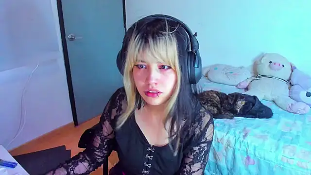 Snapshot of Akane-Mou chatting on January 14, 2025, 11:53 am Akane-Mou online show from January 14, 2025, 11:53 am