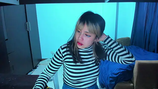 Snapshot of Akane-Mou chatting on January 19, 2025, 11:34 am Akane-Mou online show from January 19, 2025, 11:34 am