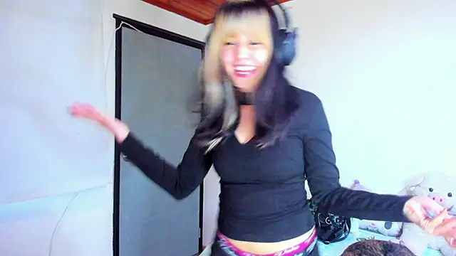 Snapshot of Akane-Mou chatting on January 20, 2025, 11:35 am Akane-Mou online show from January 20, 2025, 11:35 am