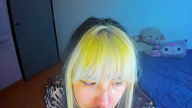 Snapshot of Akane-Mou chatting on February 7, 2025, 7:40 am Akane-Mou online show from February 7, 2025, 7:40 am