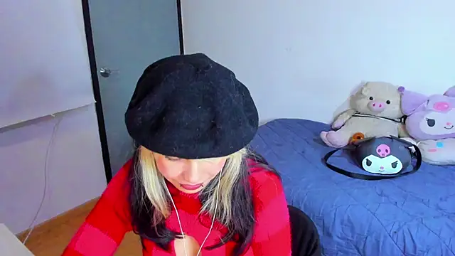 Snapshot of Akane-Mou chatting on February 19, 2025, 10:01 am Akane-Mou online show from February 19, 2025, 10:01 am