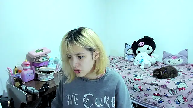 Snapshot of Akane-Mou chatting on September 26, 2025, 4:27 am Akane-Mou online show from September 26, 2025, 4:27 am