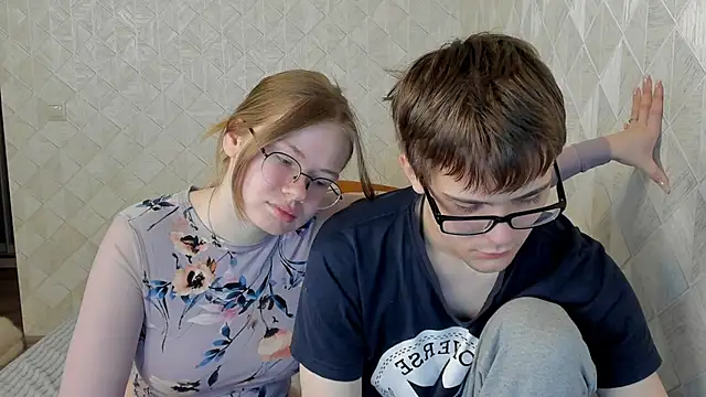 Snapshot of Tommy_and_Katie chatting on December 12, 2024, 10:34 am Tommy and Katie online show from December 12, 2024, 10:34 am