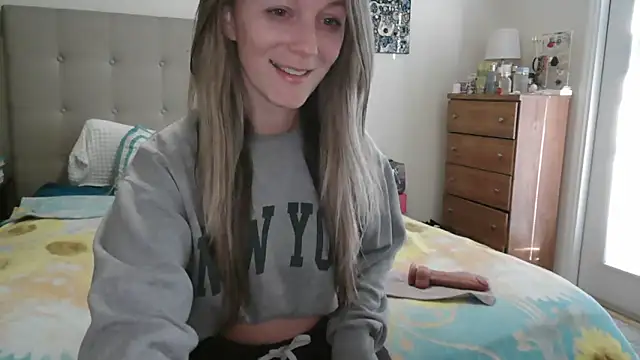 Snapshot of Heyitsmee33 chatting on February 9, 2026, 12:31 pm Heyitsmee33 online show from February 9, 2026, 12:31 pm