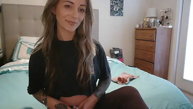 Snapshot of Heyitsmee33 chatting on February 21, 2026, 8:54 pm Heyitsmee33 online show from February 21, 2026, 8:54 pm