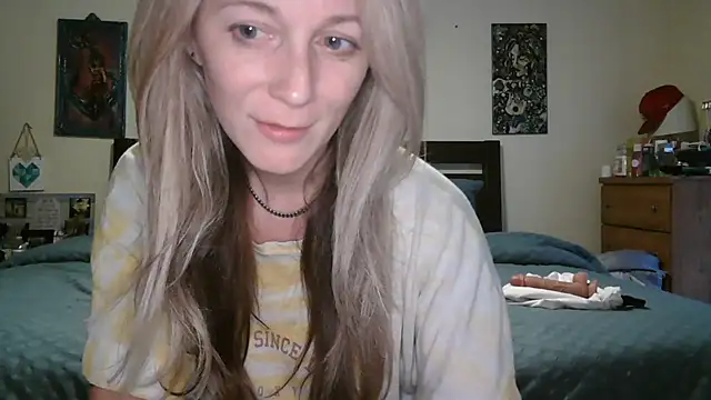 Heyitsmee33 online show from June 3, 2026, 10:40 am