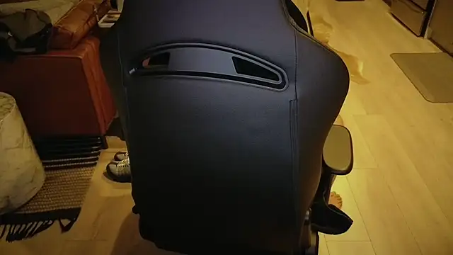 HungandThickLatin online show from December 22, 2025, 3:25 am