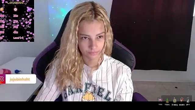 jujubinhahot online show from March 15, 2025, 8:21 pm