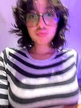 Snapshot of aurora_xoxo chatting on December 2, 2024, 4:20 am aurora xoxo online show from December 2, 2024, 4:20 am