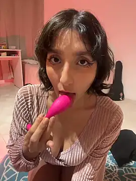 Snapshot of aurora_xoxo chatting on December 13, 2024, 4:43 am aurora xoxo online show from December 13, 2024, 4:43 am