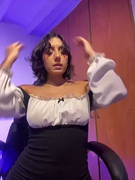 Snapshot of aurora_xoxo chatting on February 21, 2025, 4:51 am aurora xoxo online show from February 21, 2025, 4:51 am