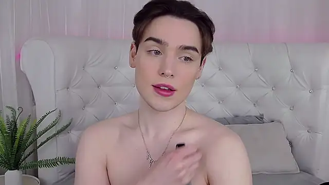 RobbyCharming online show from April 6, 2026, 4:46 am